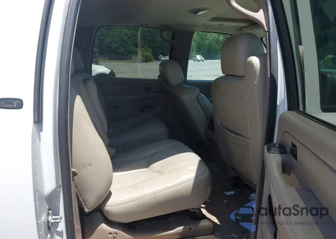 2005 Chevrolet Suburban 1500 Lt from USA, damaged, VIN 3GNEC16Z65G270000